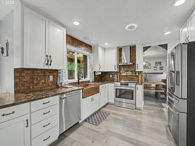 3008 Se LAURA Ave, Gresham, OR 97080