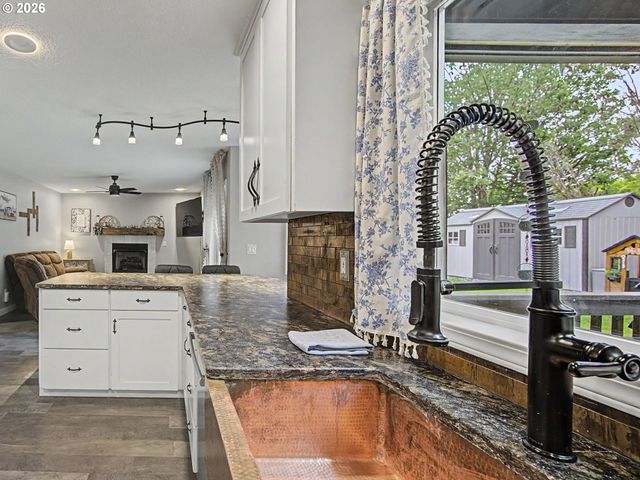 3008 Se LAURA Ave, Gresham, OR 97080