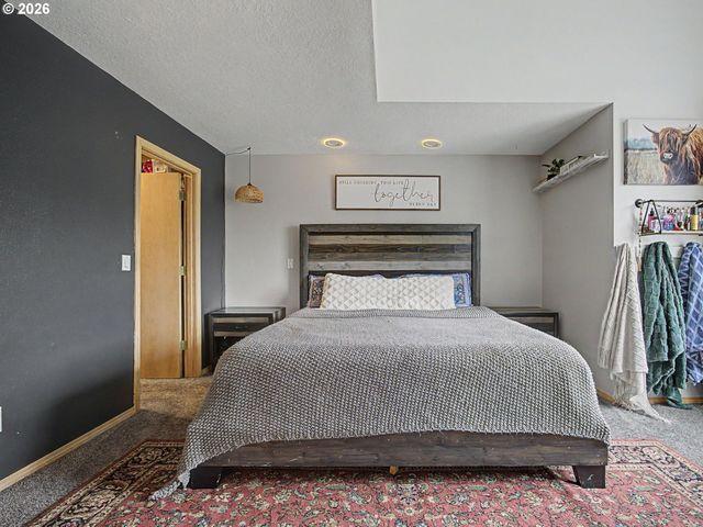 3008 Se LAURA Ave, Gresham, OR 97080