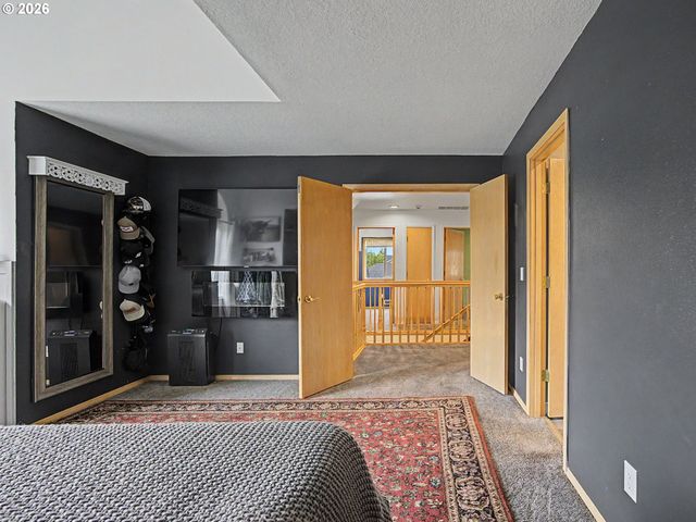3008 Se LAURA Ave, Gresham, OR 97080