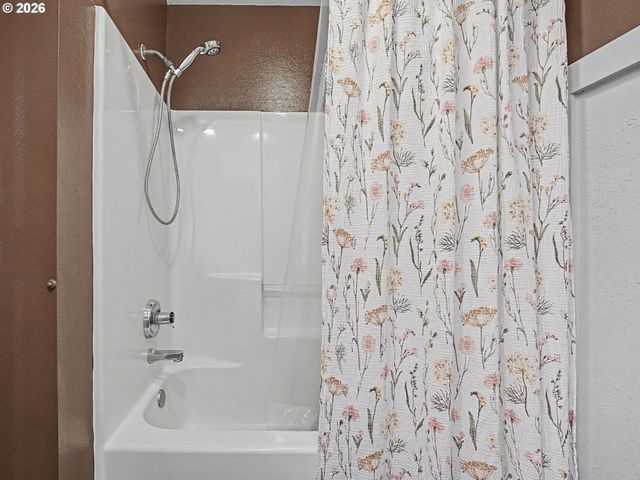 3008 Se LAURA Ave, Gresham, OR 97080