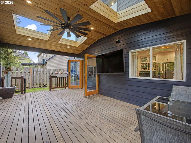 3008 Se LAURA Ave, Gresham, OR 97080