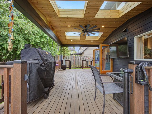 3008 Se LAURA Ave, Gresham, OR 97080