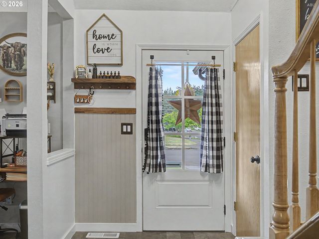 3008 Se LAURA Ave, Gresham, OR 97080