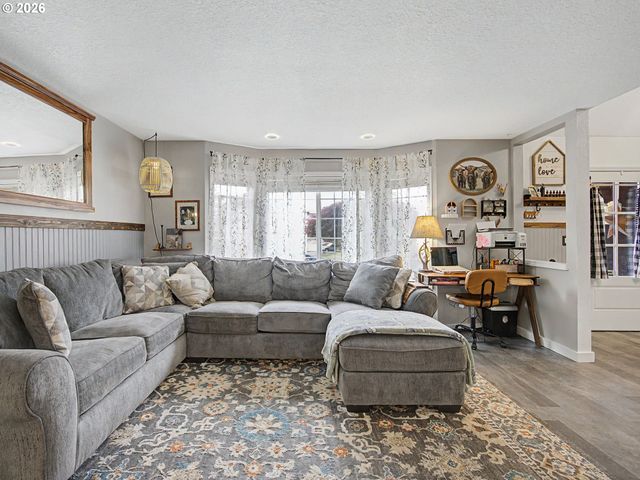 3008 Se LAURA Ave, Gresham, OR 97080