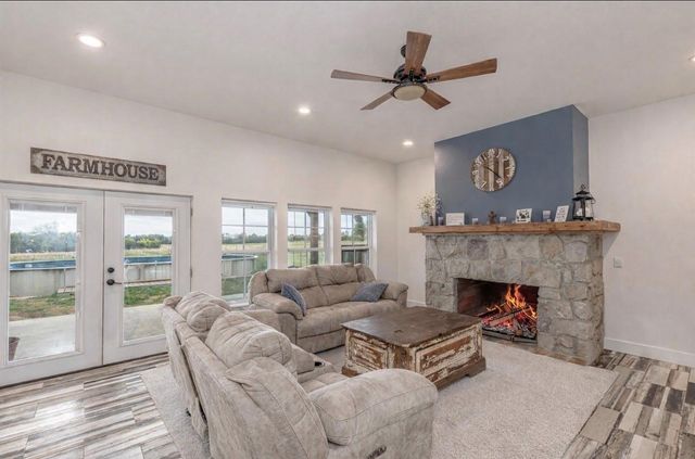 4886 County Road 1037, Celeste, TX 75426