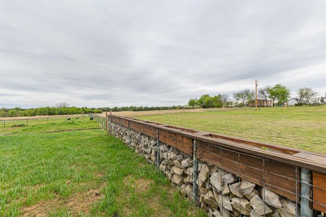 4886 County Road 1037, Celeste, TX 75426