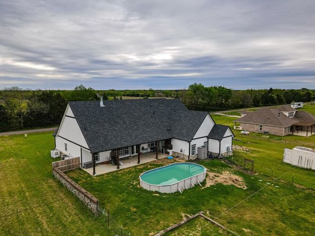 4886 County Road 1037, Celeste, TX 75426