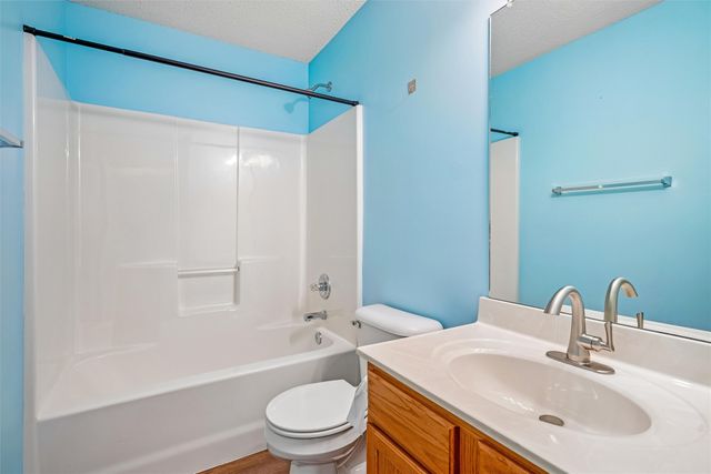 12503 Douglas Parkway, Urbandale, IA 50323