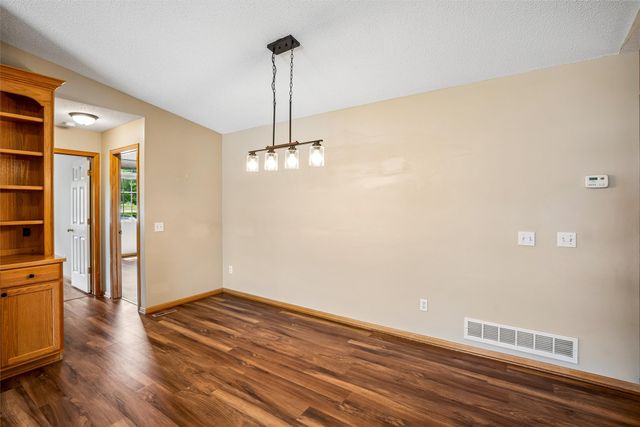 12503 Douglas Parkway, Urbandale, IA 50323