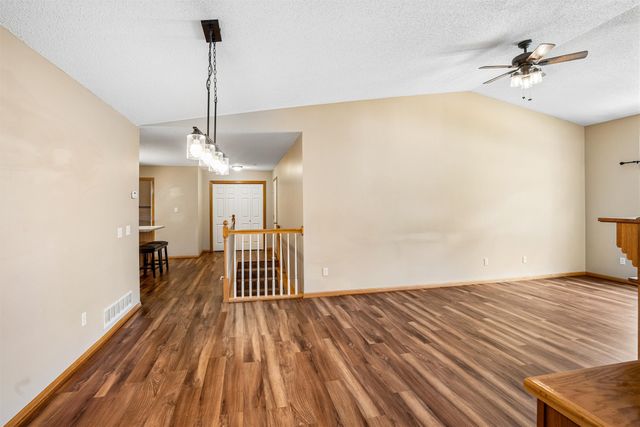 12503 Douglas Parkway, Urbandale, IA 50323