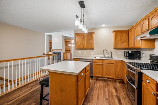 12503 Douglas Parkway, Urbandale, IA 50323