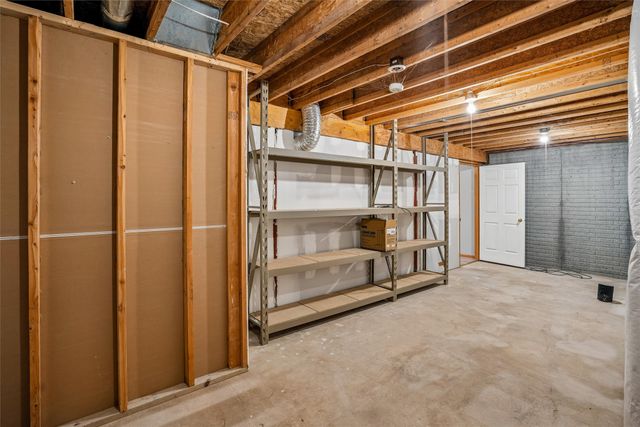 12503 Douglas Parkway, Urbandale, IA 50323