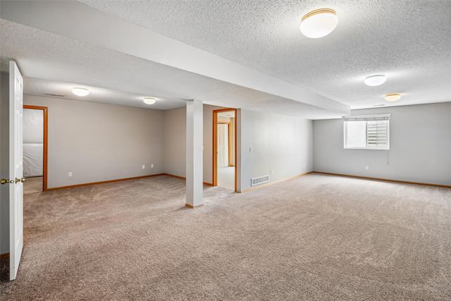 12503 Douglas Parkway, Urbandale, IA 50323