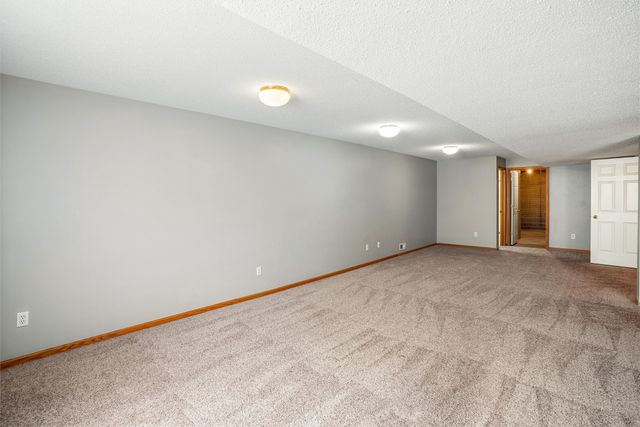 12503 Douglas Parkway, Urbandale, IA 50323