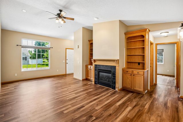 12503 Douglas Parkway, Urbandale, IA 50323