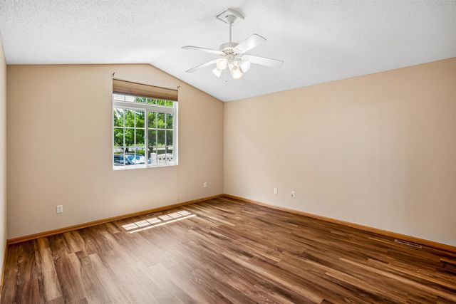 12503 Douglas Parkway, Urbandale, IA 50323