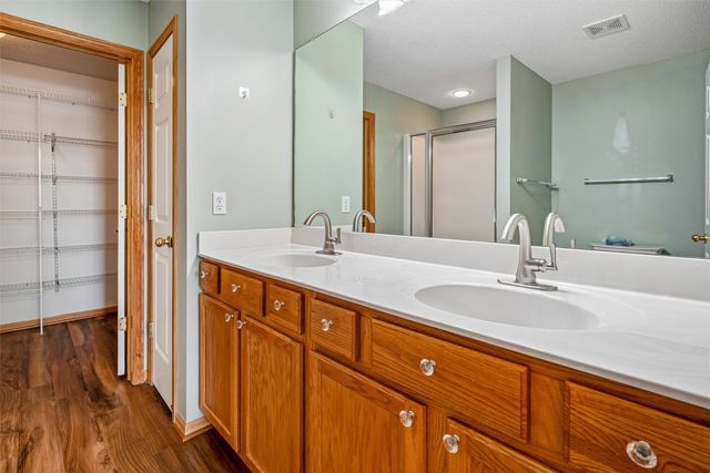 12503 Douglas Parkway, Urbandale, IA 50323