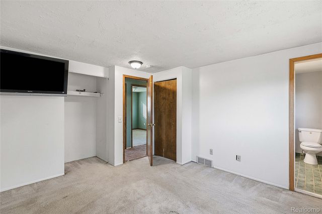 6230 Barker Drive, Waterford Charter Township, MI 48329