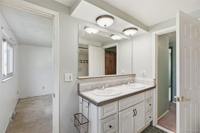 6230 Barker Drive, Waterford Charter Township, MI 48329