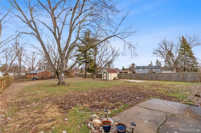 6230 Barker Drive, Waterford Charter Township, MI 48329