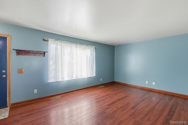 6230 Barker Drive, Waterford Charter Township, MI 48329