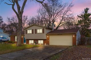 6230 Barker Drive, Waterford Charter Township, MI 48329