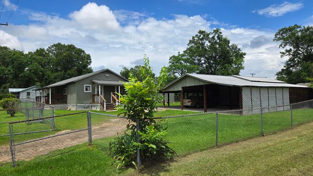 617 Vine, Deridder, LA 70634