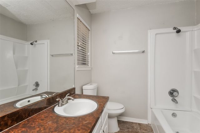 200 Laurel Street, Mansfield, TX 76063