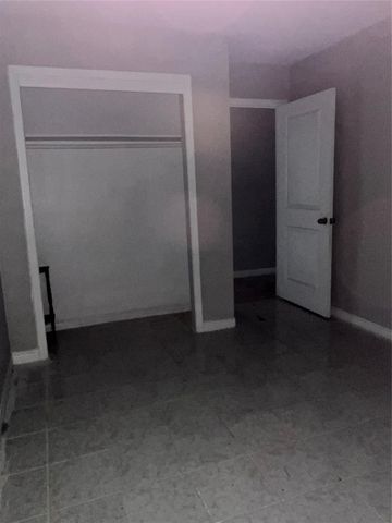 13522 Hollypark Drive, Houston, TX 77015