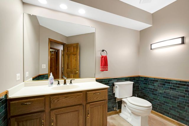 5N191 Fox Bluff Drive, St. Charles, IL 60175