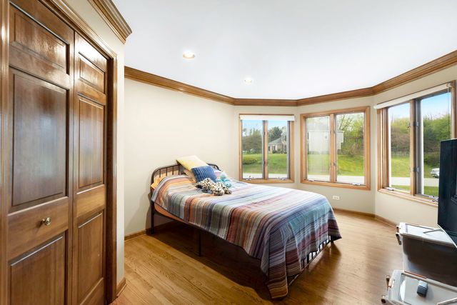 5N191 Fox Bluff Drive, St. Charles, IL 60175
