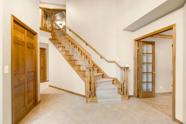 5N191 Fox Bluff Drive, St. Charles, IL 60175