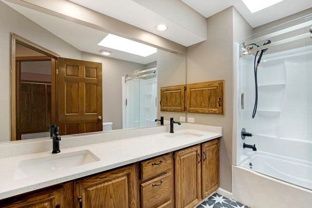 5N191 Fox Bluff Drive, St. Charles, IL 60175