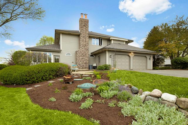 5N191 Fox Bluff Drive, St. Charles, IL 60175