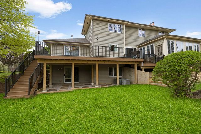 5N191 Fox Bluff Drive, St. Charles, IL 60175