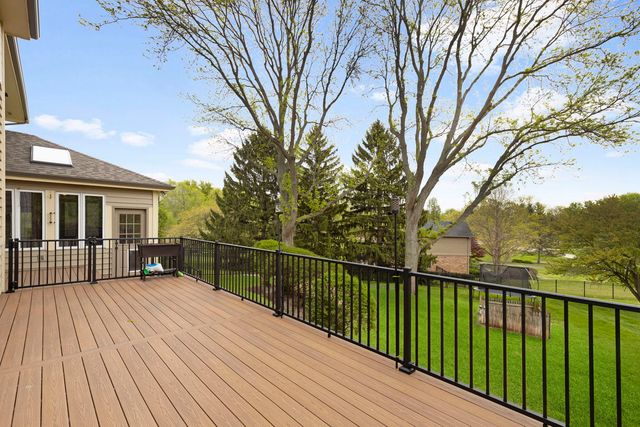 5N191 Fox Bluff Drive, St. Charles, IL 60175