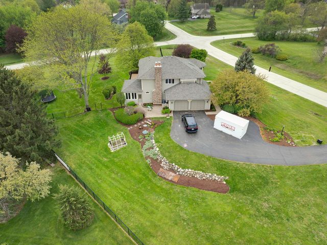 5N191 Fox Bluff Drive, St. Charles, IL 60175