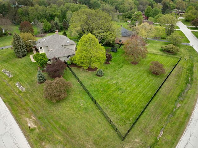 5N191 Fox Bluff Drive, St. Charles, IL 60175