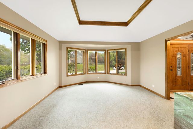 5N191 Fox Bluff Drive, St. Charles, IL 60175
