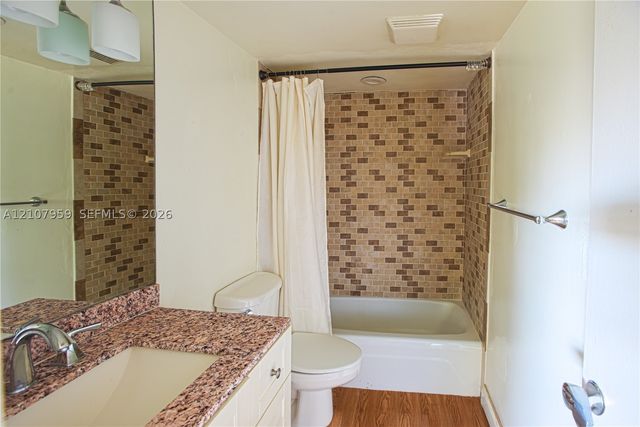 4200 Crystal Lake Dr 204, Deerfield Beach, FL 33064