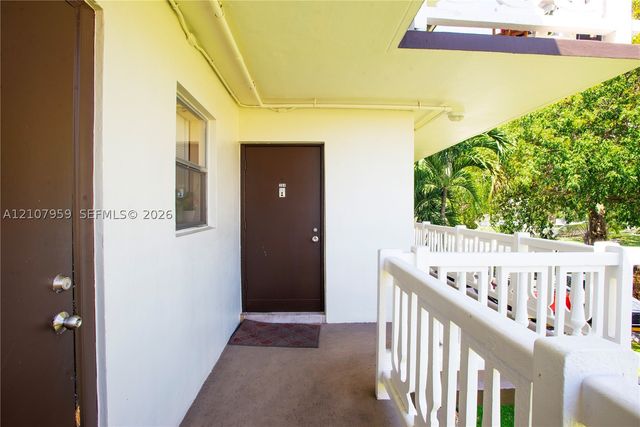4200 Crystal Lake Dr 204, Deerfield Beach, FL 33064