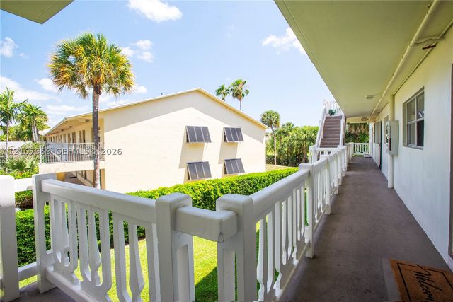 4200 Crystal Lake Dr 204, Deerfield Beach, FL 33064