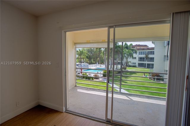 4200 Crystal Lake Dr 204, Deerfield Beach, FL 33064