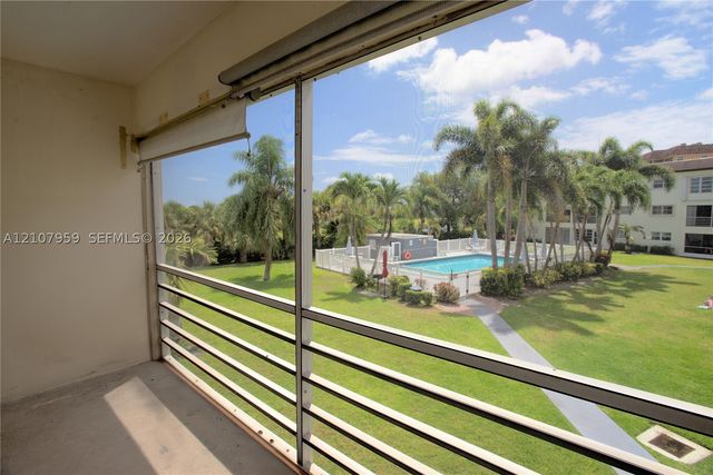 4200 Crystal Lake Dr 204, Deerfield Beach, FL 33064