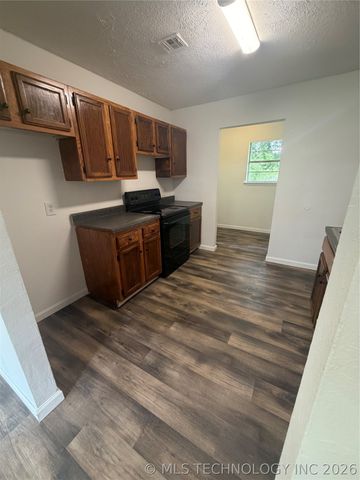 202 Quail Drive, Pryor, OK 74361