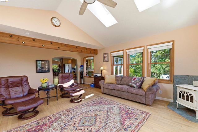 13261 Yankee Hill, Columbia, CA 95310