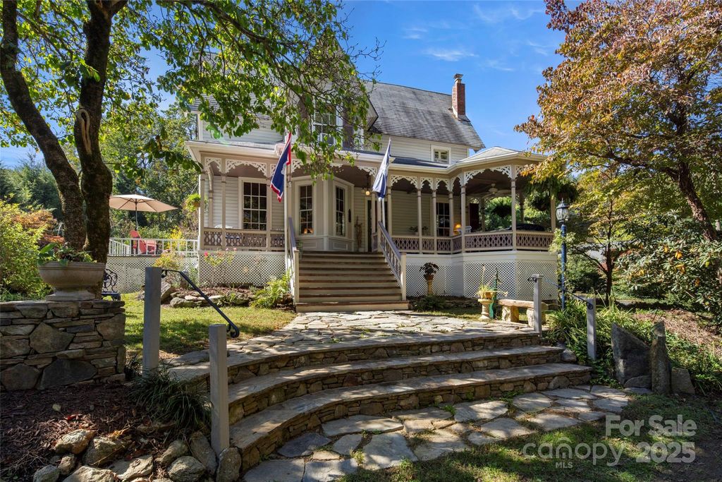 59 Coates Street, Saluda, NC 28773