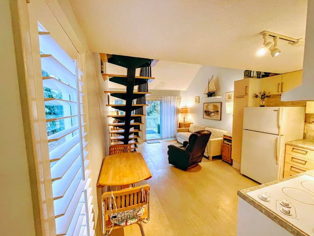 365 Sea Cloud Circle, Edisto Island, SC 29438