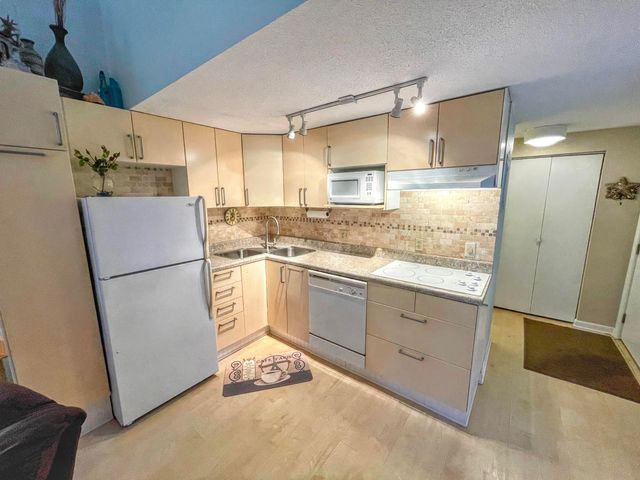 365 Sea Cloud Circle, Edisto Island, SC 29438